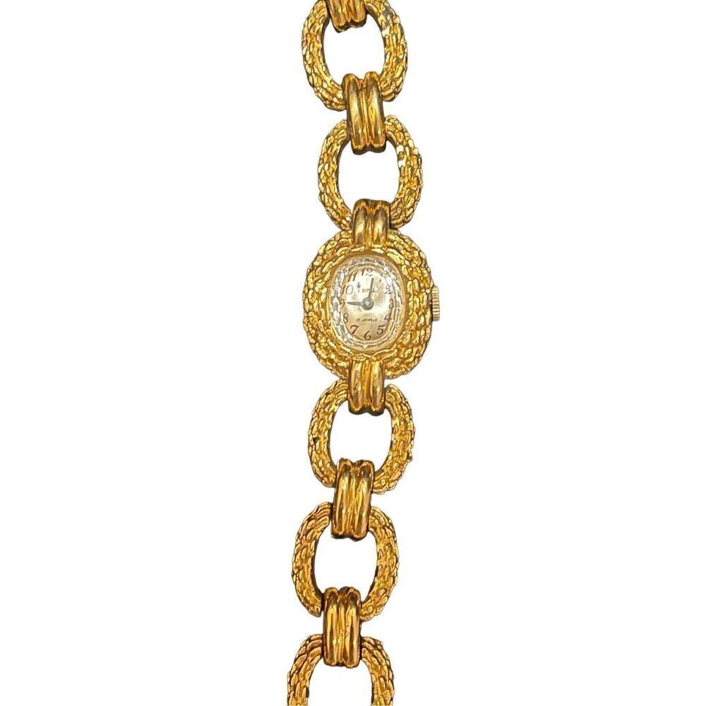 Rare Crown TRIFARI Wind Watch 17 Jewels Gold Tone